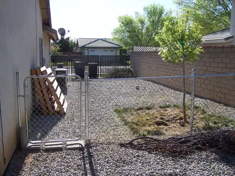 44647 Shadowcrest Dr, Lancaster, CA 93536 photo 19