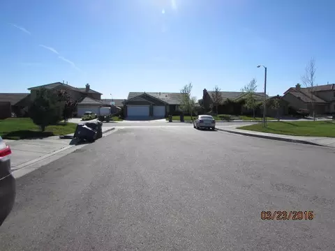 6649 Lacolle Pl, Lancaster, CA 93536 photo 3