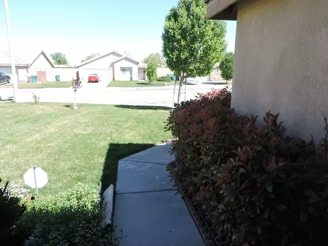 552 Koufax Dr, Lancaster, CA 93535 photo 6