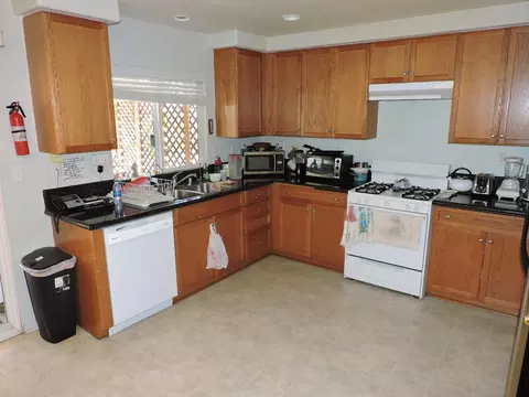 552 Koufax Dr, Lancaster, CA 93535 photo 14