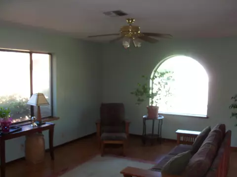 43015 Ed Halley Pl, Lancaster, CA 93536 photo 5