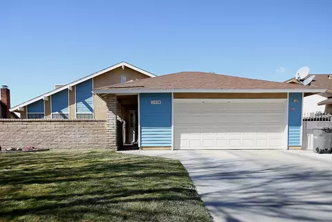 45121 18th St W, Lancaster, CA 93534 photo 1