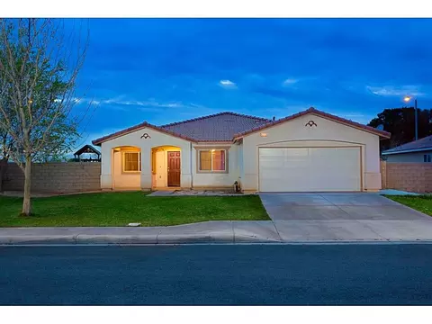 45429 Stadium Ln, Lancaster, CA 93535 photo 1