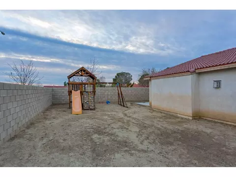 45429 Stadium Ln, Lancaster, CA 93535 photo 14