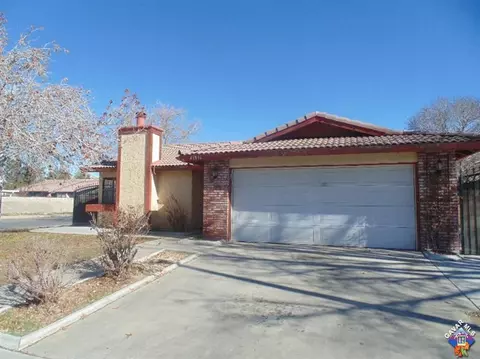 43816 E 27th St, Lancaster, CA 93535 photo 1