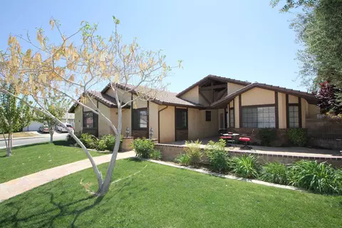 6244 Azalea Dr, Lancaster, CA 93536 photo 1