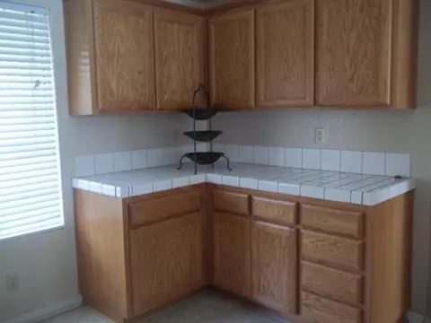 44330 Hazel Ct, Lancaster, CA 93536 photo 4