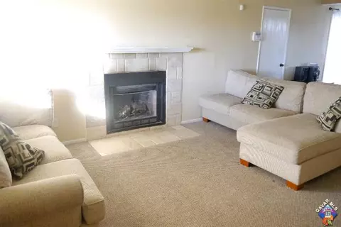 40534 E 173rd St, Lake Los Angeles, CA 93535 photo 3