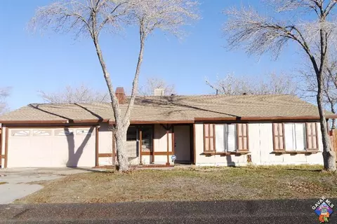 40534 E 173rd St, Lake Los Angeles, CA 93535 photo 2