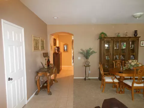 44053 Chaparral Dr, Lancaster, CA 93536 photo 2