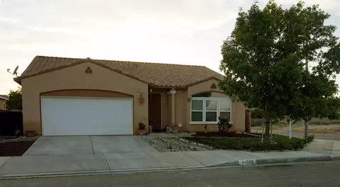 44053 Chaparral Dr, Lancaster, CA 93536 photo 1