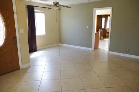 44215 Stanridge Ave, Lancaster, CA 93535 photo 2