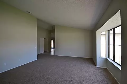 37729 Janus Dr, Palmdale, CA 93550 photo 4