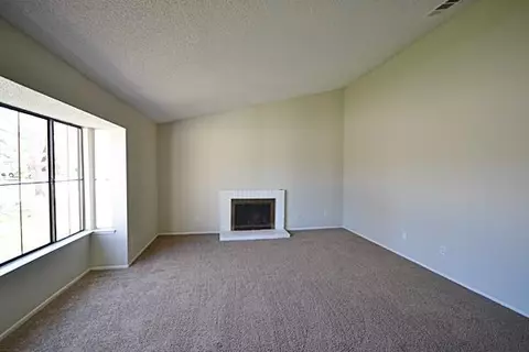 37729 Janus Dr, Palmdale, CA 93550 photo 3