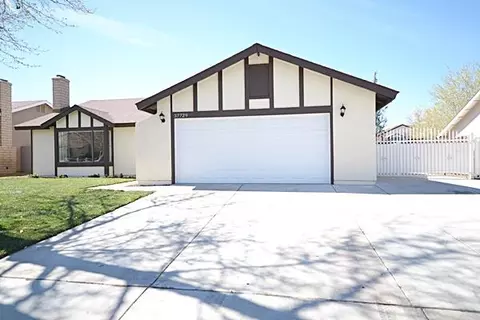 37729 Janus Dr, Palmdale, CA 93550 photo 2