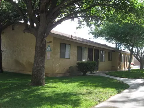 38652 4th St E, Palmdale, CA 93550 photo 3