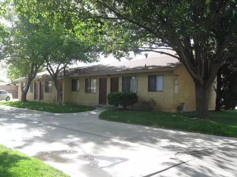 38652 4th St E, Palmdale, CA 93550 photo 2