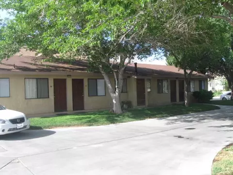 38652 4th St E, Palmdale, CA 93550 photo 1
