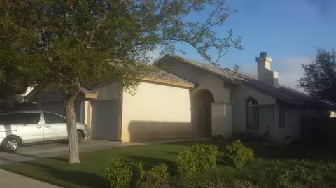 2524 Lingard St E, Lancaster, CA 93535 photo 1