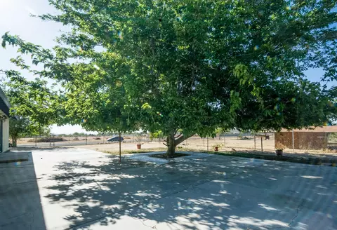 10207 Avenue R2 E, Littlerock, CA 93543 photo 5