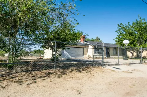 10207 Avenue R2 E, Littlerock, CA 93543 photo 1