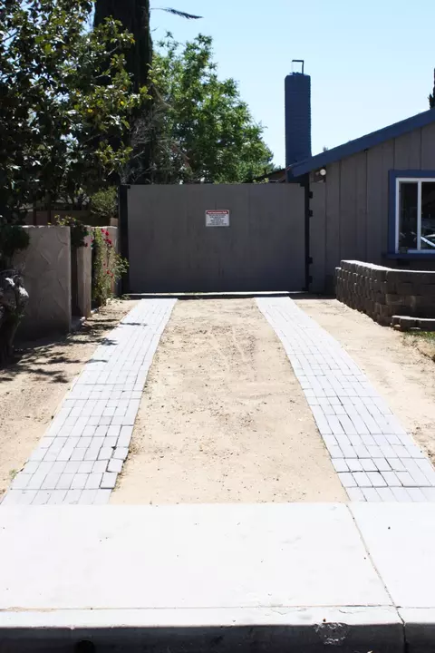 1038 Morven St, Lancaster, CA 93535 photo 3