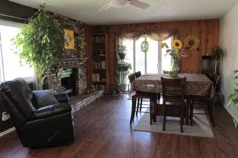 43666 Rogier St E, Lancaster, CA 93535 photo 4
