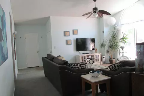 43666 Rogier St E, Lancaster, CA 93535 photo 3