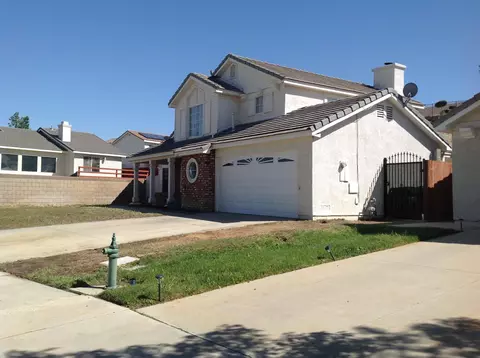 1310 Leopard Ct, Palmdale, CA 93551 photo 2