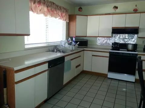 1036 Lightcap St, Lancaster, CA 93535 photo 5