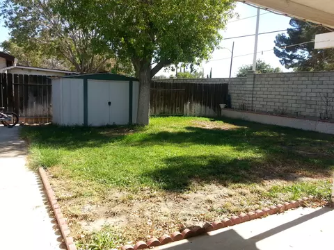 1036 Lightcap St, Lancaster, CA 93535 photo 6