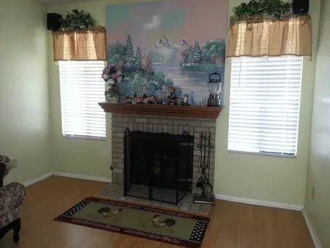 1036 Lightcap St, Lancaster, CA 93535 photo 3
