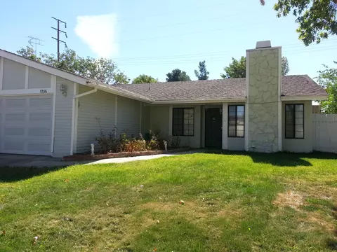 1036 Lightcap St, Lancaster, CA 93535 photo 2