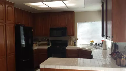 45533 Pickford Ave, Lancaster, CA 93534 photo 3
