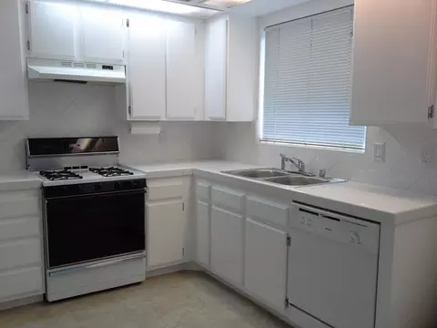 36931 Regency Pl, Palmdale, CA 93552 photo 4