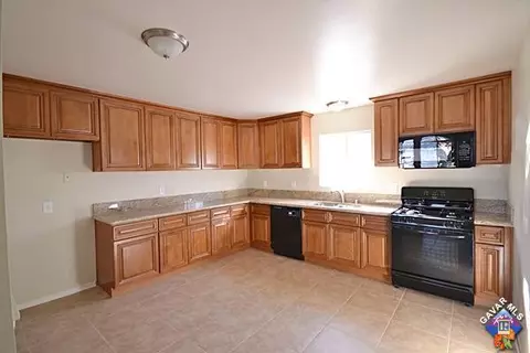 404 E Avenue J13, Lancaster, CA 93535 photo 2