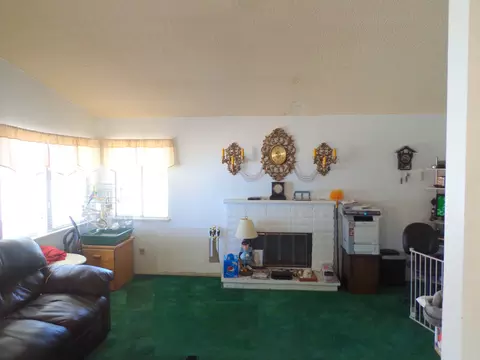 37103 Keith Ct, Palmdale, CA 93550 photo 3