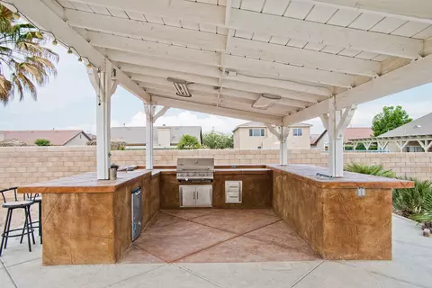 1735 Windermere Dr, Lancaster, CA 93534 photo 3