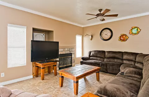 1735 Windermere Dr, Lancaster, CA 93534 photo 10