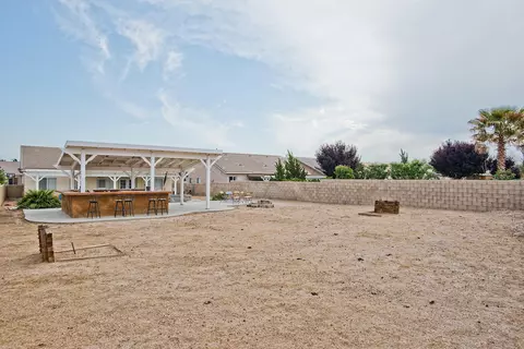 1735 Windermere Dr, Lancaster, CA 93534 photo 6