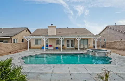 1735 Windermere Dr, Lancaster, CA 93534 photo 2
