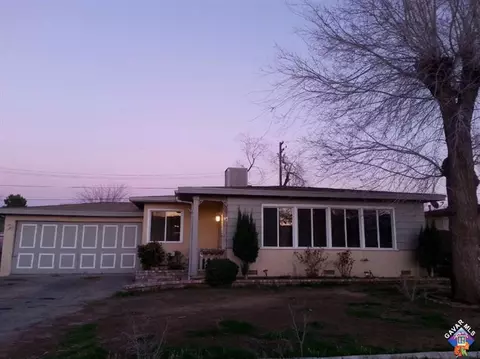 38594 Friendly Ave, Palmdale, CA 93550 photo 2