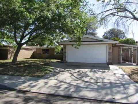 44122 Raysack Ave, Lancaster, CA 93535 photo 2