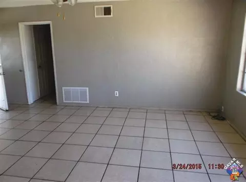 38721 2nd St E, Palmdale, CA 93550 photo 4
