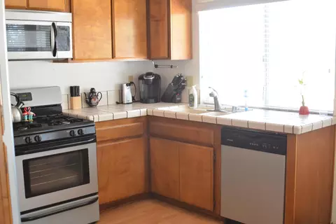 40765 176th St E, Lake Los Angeles, CA 93535 photo 4