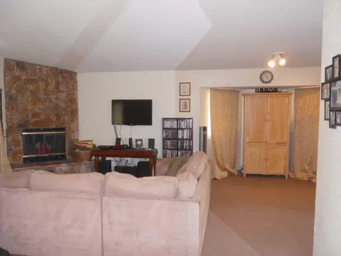 1034 Avenue J6 E, Lancaster, CA 93535 photo 3