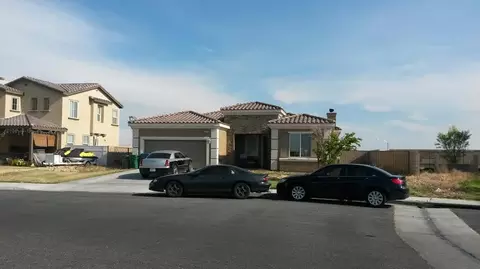 6653 Avenue R4 E, Palmdale, CA 93552 photo 2