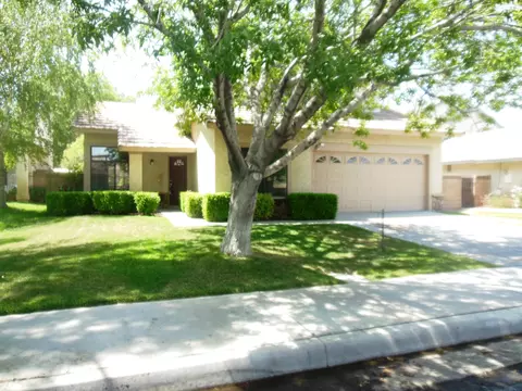 43327 32nd St W, Lancaster, CA 93536 photo 2