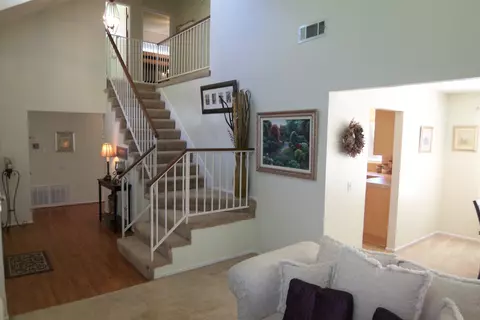 1402 Windsor Pl, Palmdale, CA 93551 photo 4