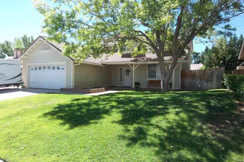 1402 Windsor Pl, Palmdale, CA 93551 photo 1